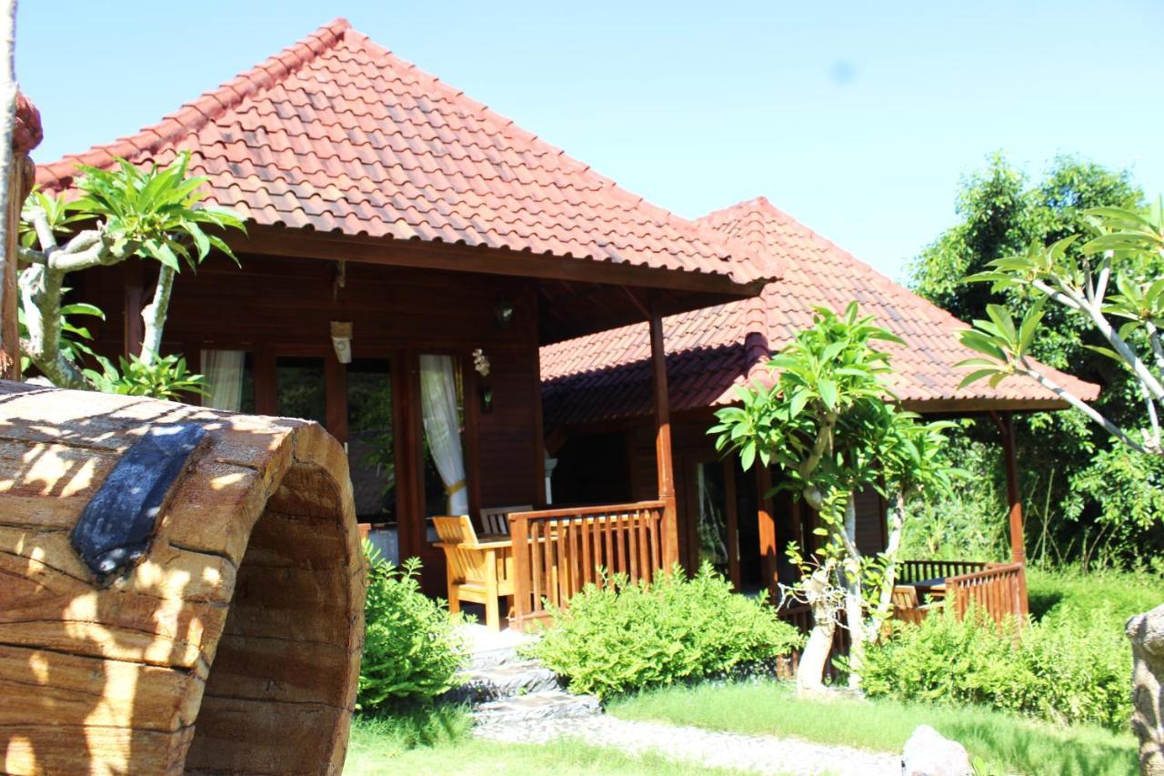 Bamboo Bungalow Jungle View Batununggul Ngoại thất bức ảnh